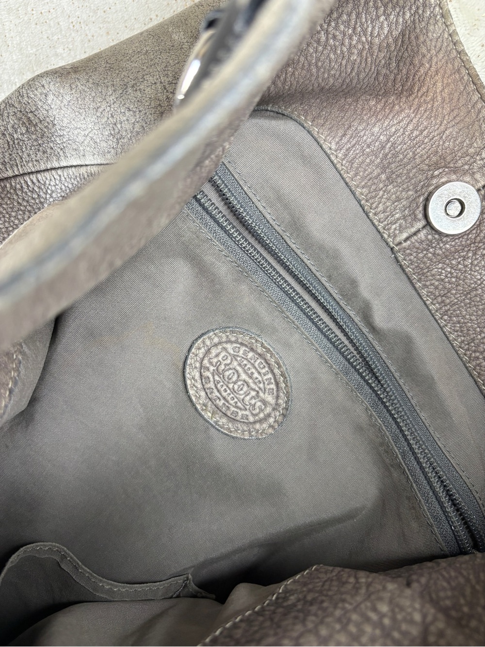 Roots Canada Genuine Leather Grey & Black Hobo Shoulder Bag Purse - Picture 7 of 12